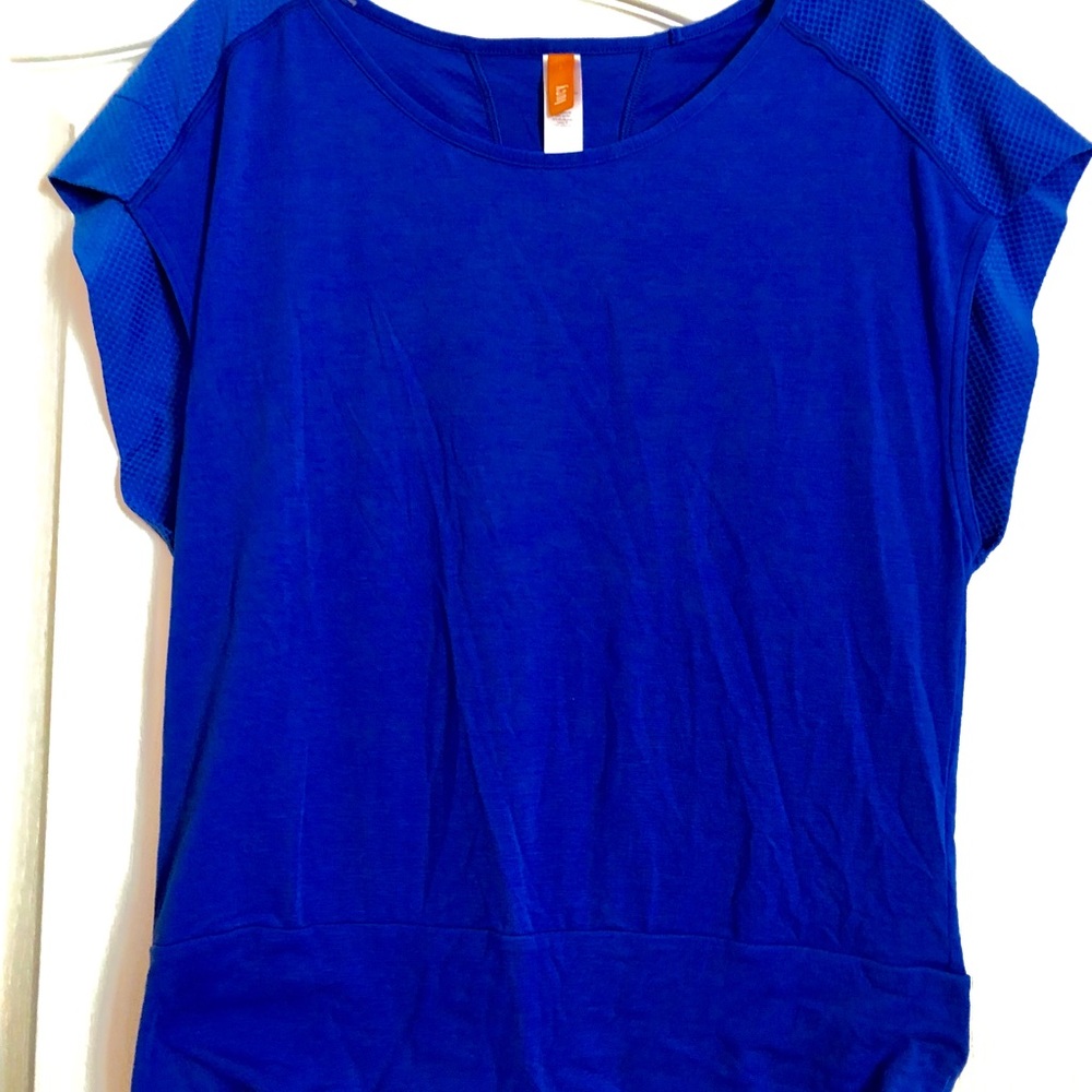 LUCY SHORT SLEEVE TOP!